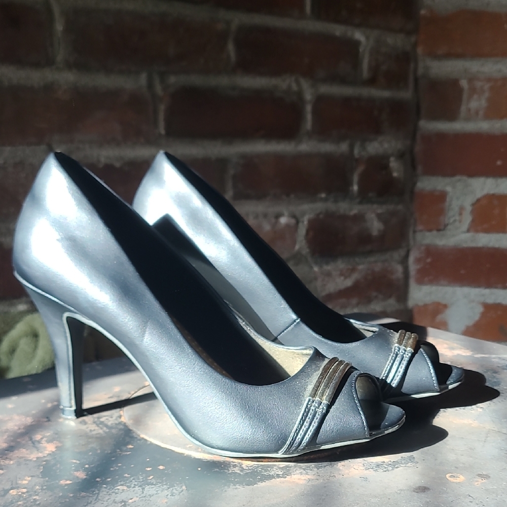 Dexflex Comfort Black Silver Peep Toe Heels Size 9